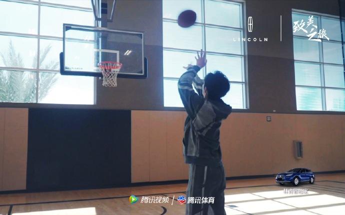 对手则通过