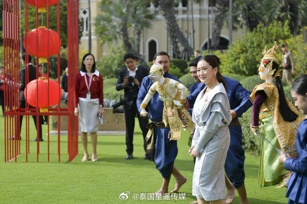 蜂的比赛中